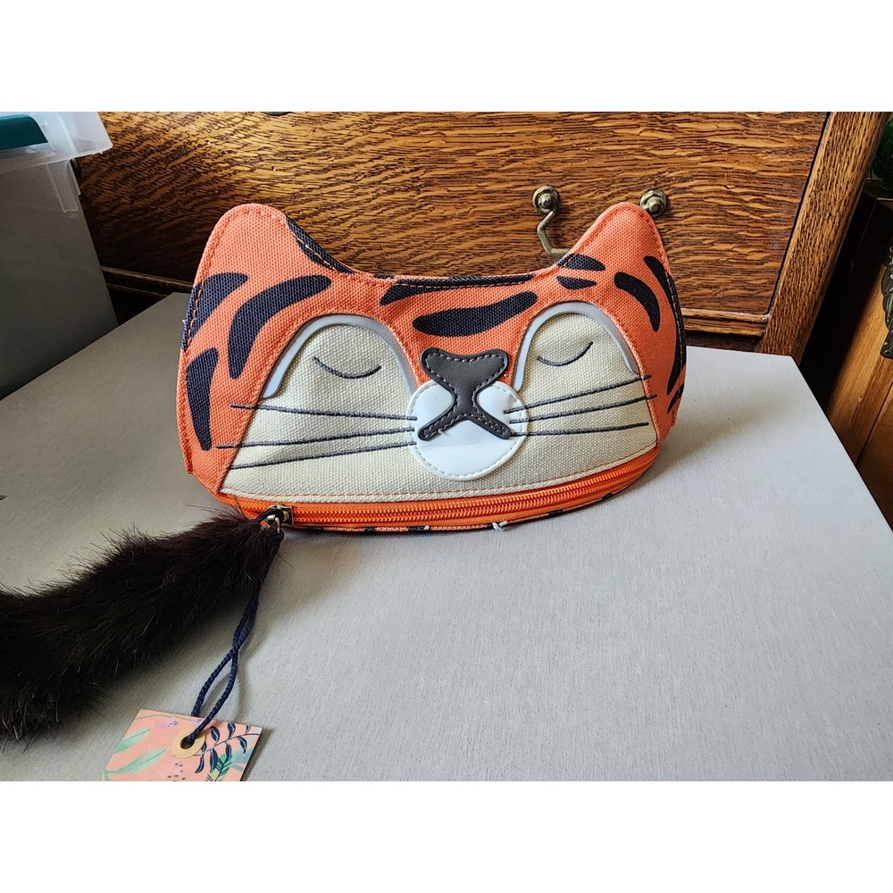 Tiger Pouch - Picture 6 of 8